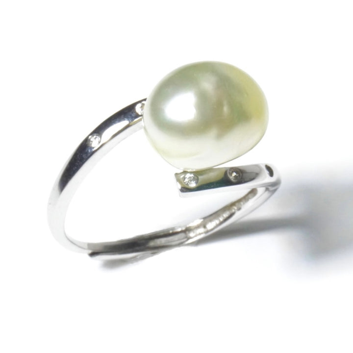 White Pearl Ring - White & Gold Keshi