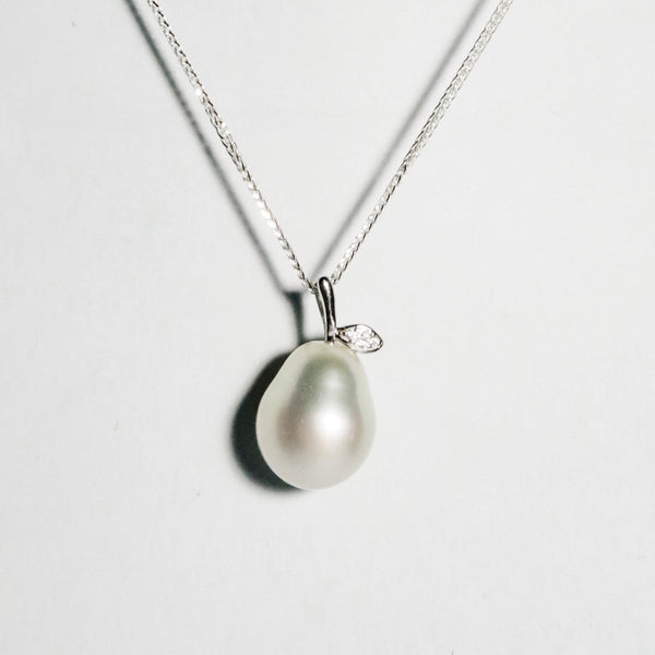 Elegant South Sea pearl pendant styled as a timeless everyday accessory