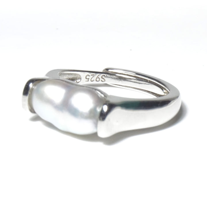 White Pearl Ring - Keshi