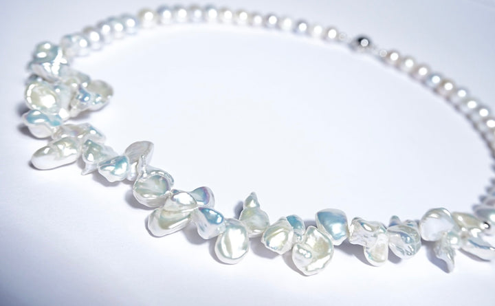 GRACE SELECTED freshwater pearl keshi necklace smoke blue