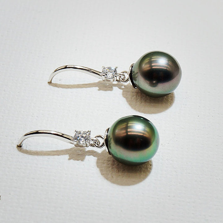 google ads_Tahitian Black Pearl Hook Earrings_pearl trend