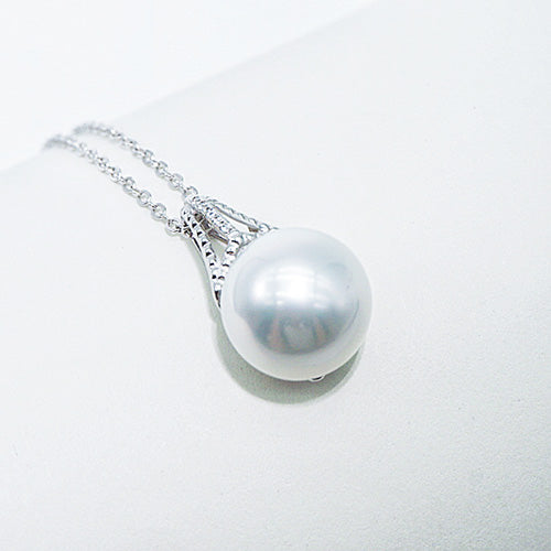 googleads_southseapearlpendant_graceselected