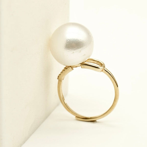 white pearl ring - chic simplicty