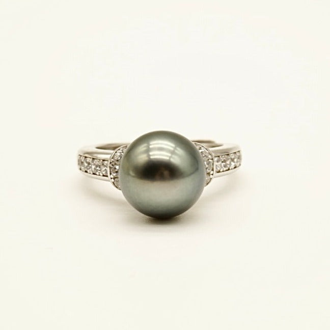 Tahitian Pearl - Classic Elegance