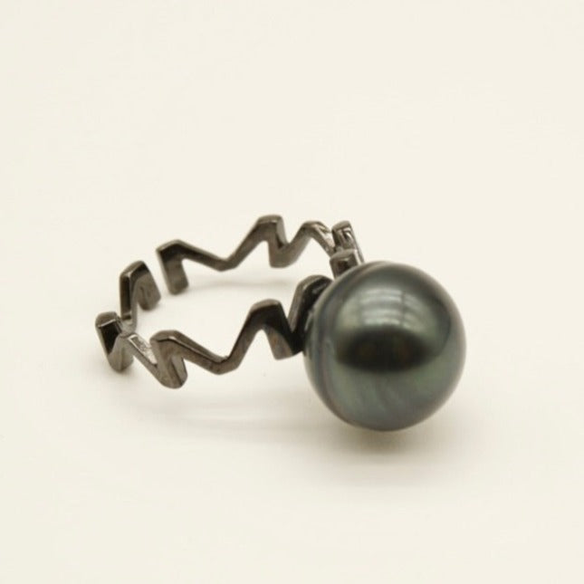 Tahitian Pearl = Black and green