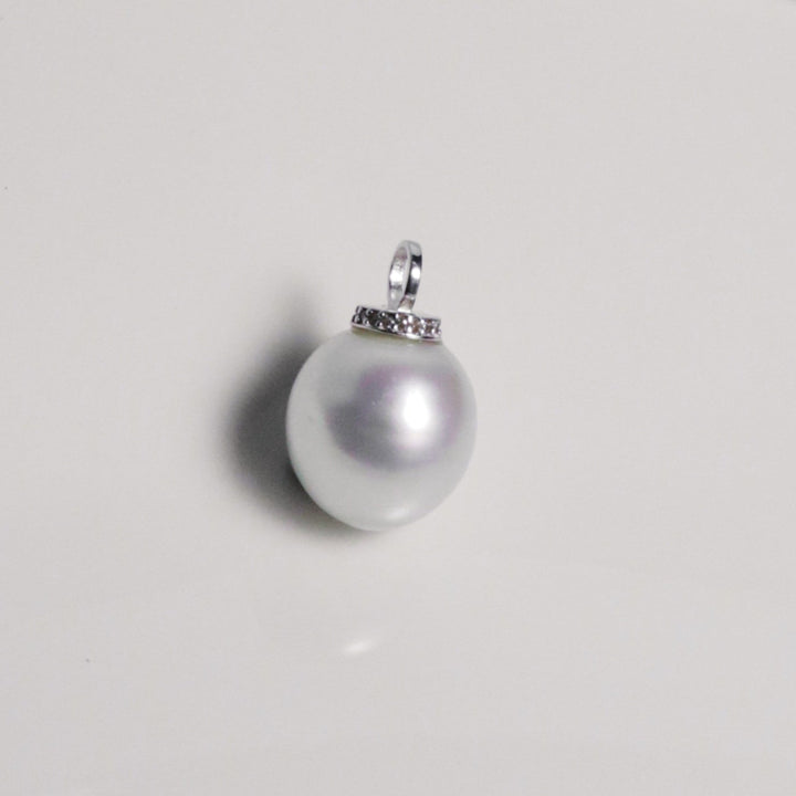 Authentic everyday pearl necklace worn with casual or elegant looks from GRACE SELECTED, Adelaide