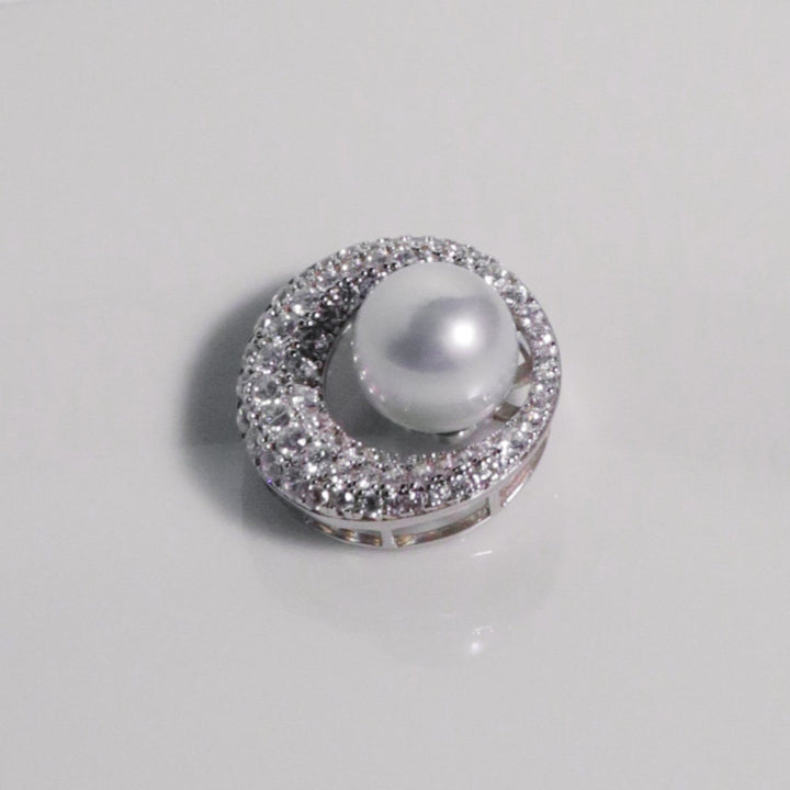 Starlit Dream pearl pendant in GRACE SELECTED gift box, ideal jewellery gift for wife or girlfriend